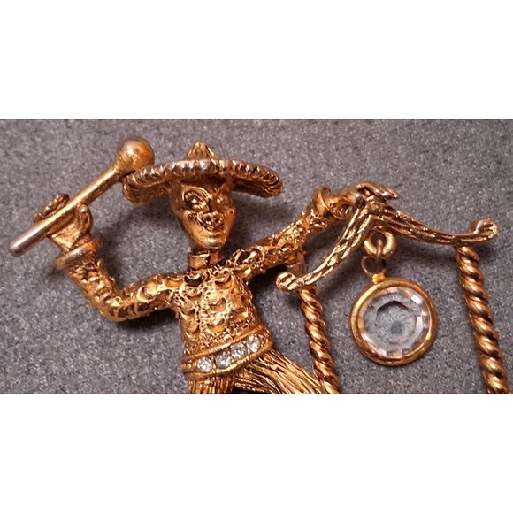 Vintage Asian Man Banging Gong Brooch Pin - Picture 2 of 3